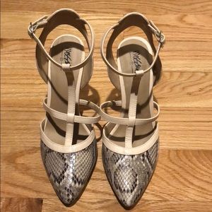 New Never Worn snakeskin heels